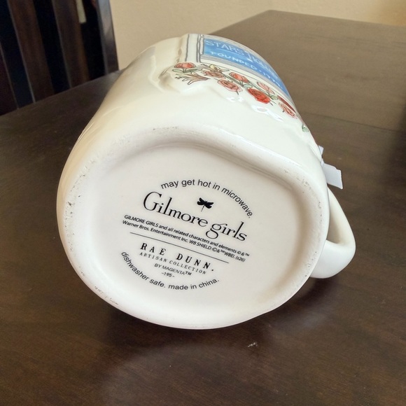 NWT Gilmore Girls Stars Hollow Mug - Picture 4 of 4